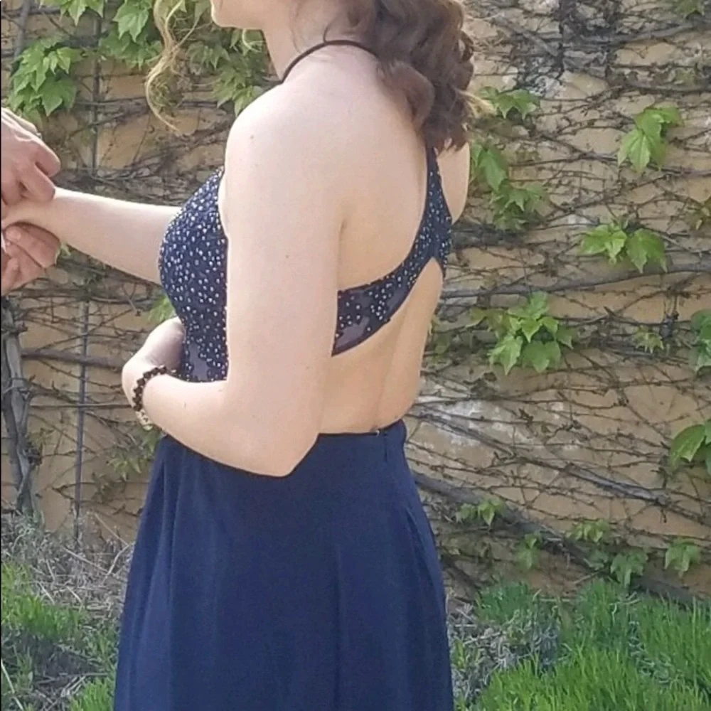 Prom dress - Picture 2 of 6